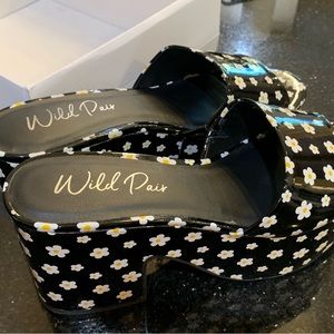 Platform size 9. Brand new.